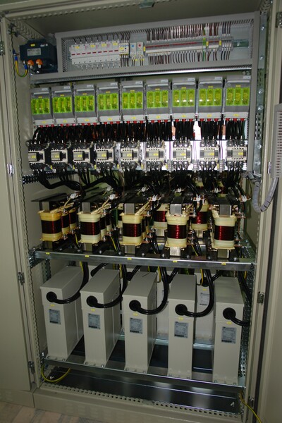 Bateria kondensatorów niskiego napięcia typu BKD-95 produkowana przez firmę Taurus-Technic Sp. z o.o.