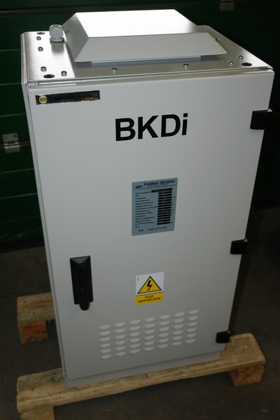 Bateria dławików niskiego napięcia typu BKDi produkowana przez firmę Taurus-Technic Sp. z o.o.